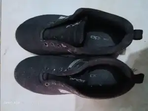 Sepatu Ando ukuran 39 hitam